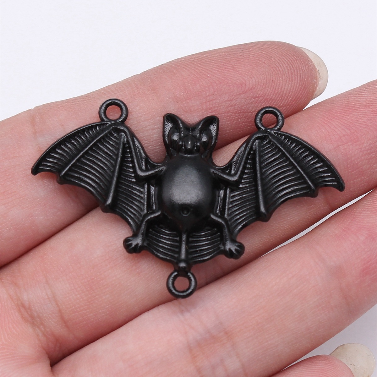Cosplay Bat Prop - WYSIWYG 4ชิ้น30X48มม. 3สีเชื่อมต่อค้างคาวจี้เสน่ห์สำหรับ DIY เครื่องประดับทำเครื่องประดับฮาโลวีนจี้เสน่ห์